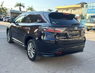 A picture of TOYOTA HARRIER ANACONDA