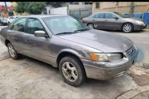 A picture of Toyota camry 2002