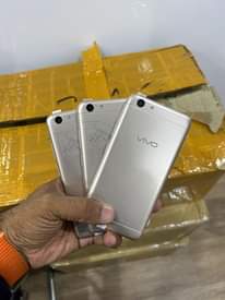 A picture of Quick deal Oppo A57 4gb 64gb fingerprints 150 000 Contact