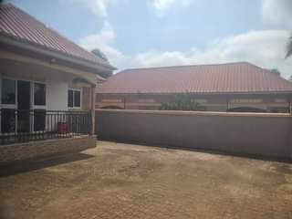 A picture of Semi Detached Bangalow on quick sale by owner along mukono