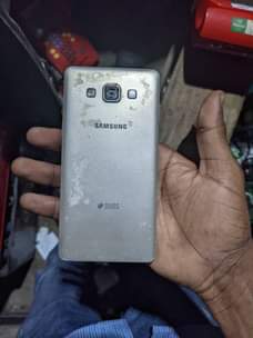 A picture of samsung a5