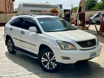 A picture of REGISTERED LEXUS RX330 2005 FULLEST OPTION You Won t Spend