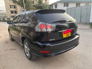 A picture of NJOO NIKUUZIE GARI YA HADHI YAKO KALI NJE NA NDAN