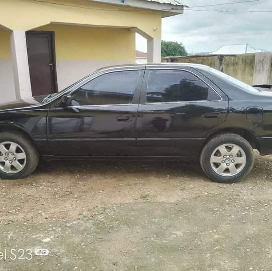 A picture of 2001 Toyota 2002