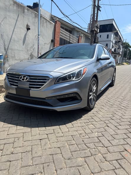 A picture of Hyundai sonata 2016