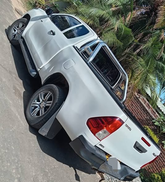 used toyota hilux