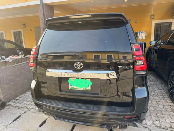 A picture of 2005 Model Gx479 facelifted to 2018 Toyota Landcruiser Prado for