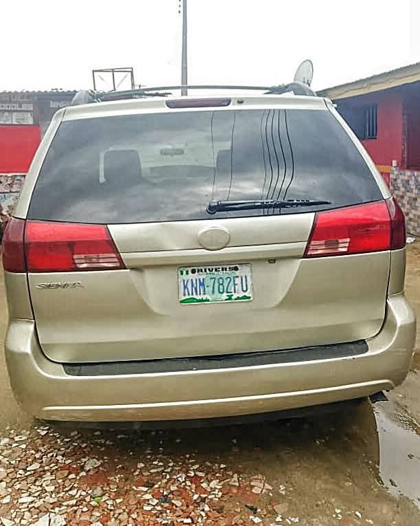 A picture of Toyota sienna 2005