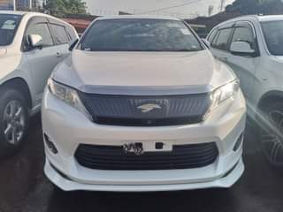 A picture of TOYOTA HARRIER