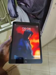 A picture of iPad 6 32gb
