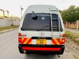 A picture of TOYOTA HIACE DYL