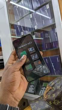 A picture of OPPO GB128 NI LAKI NA50 GB 64 NI 140 GB