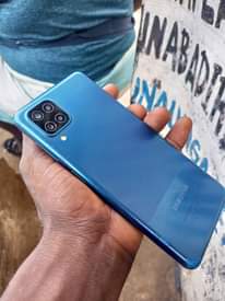 A picture of Samsung A12 haina kipengele