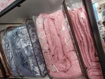 A picture of 9 PIECES AMERICAN STYLE PLAIN DUVETS The package comes with