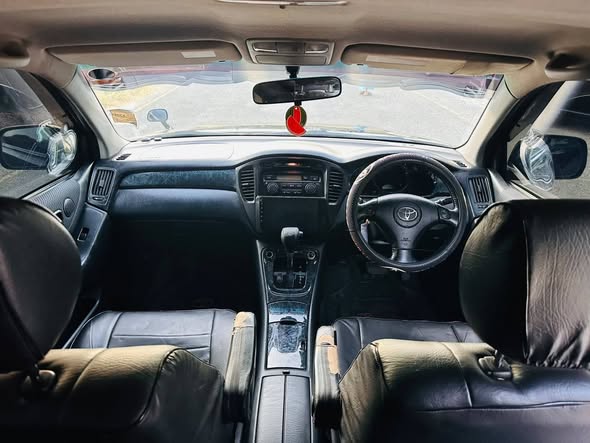 A picture of TOYOTA KLUGER DTU INAUZWA