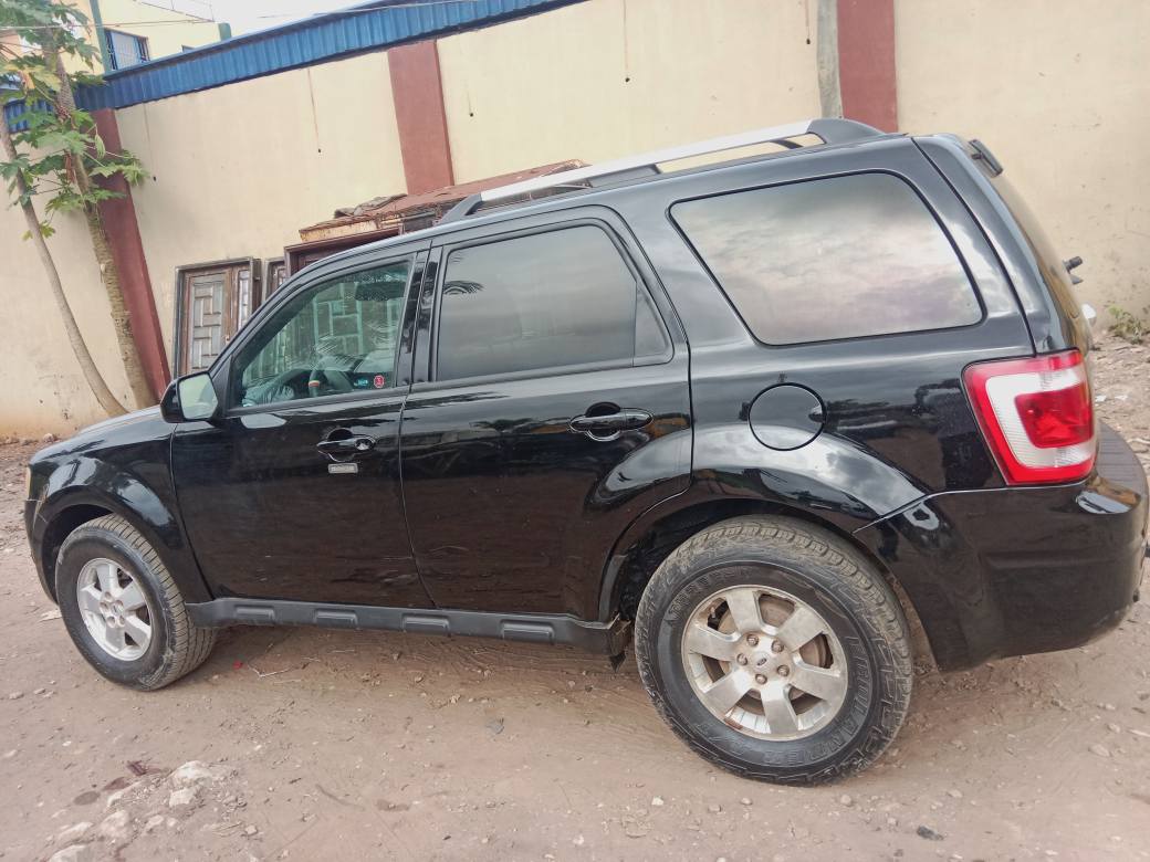 A picture of Used Ford escape 2012 on belt