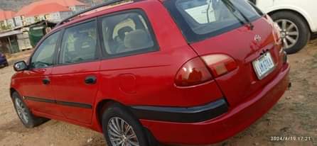 A picture of Toyota Avenis 2004 model