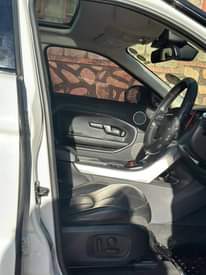 A picture of 2015 Range Rover E voque 2.0cc
