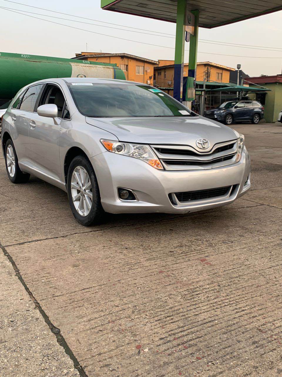 A picture of Tokunbo Toyota Venza 2012