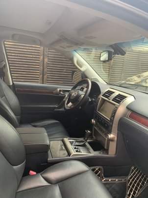 A picture of LEXUS GX460
