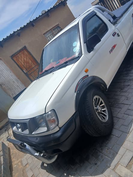 used nissan hardbody