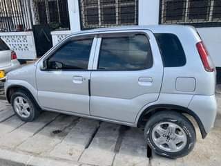 A picture of Suzuki kei