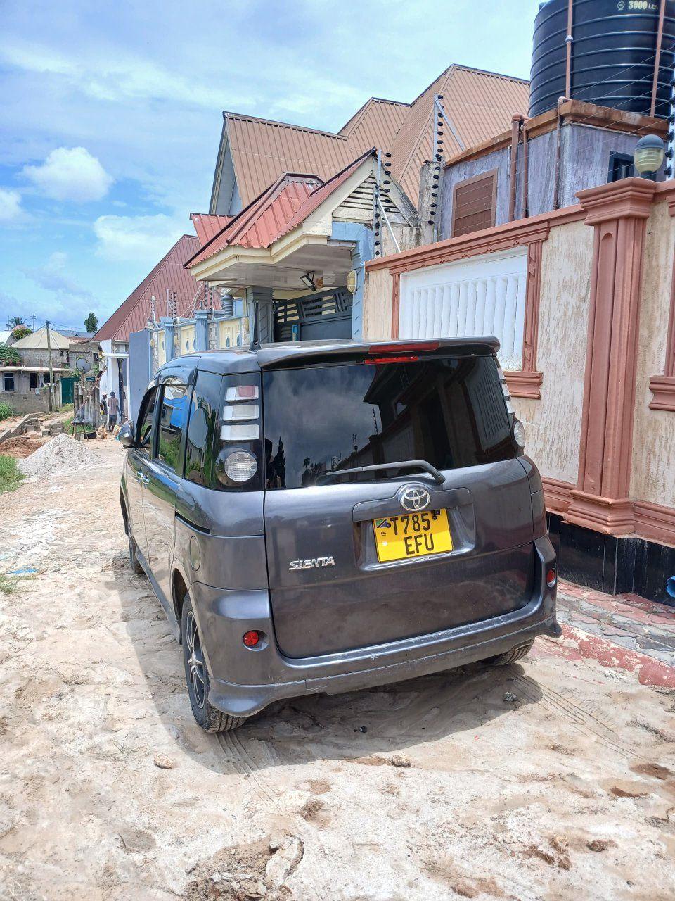A picture of TOYOTA SIENTA FOR SALE
