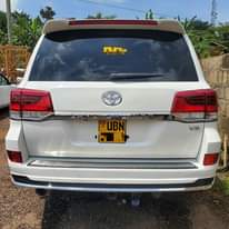 A picture of V8 2016 2018KIT 190M