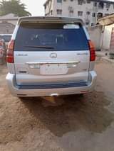 A picture of Lexus GX470 Model