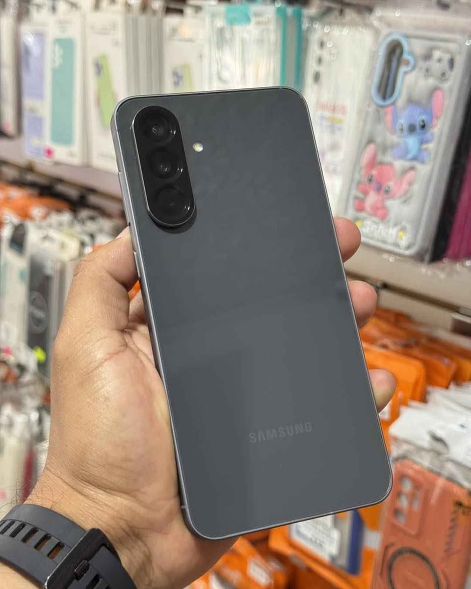 A picture of Samsung A56 5G at 550k Storage 256gb 8gb rm Call