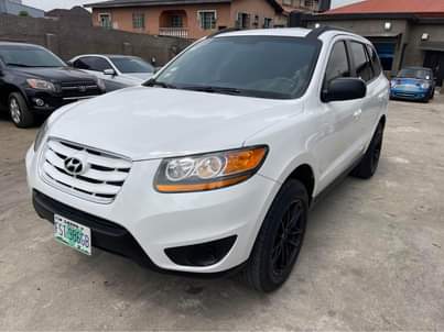 A picture of Hyundai santafe