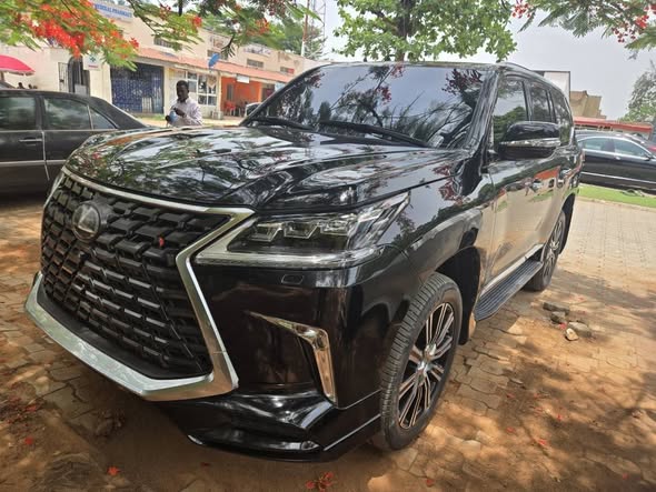 A picture of Lexus LX570 Bulletproof 2021 Model