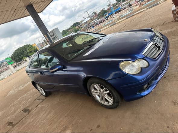 A picture of CLEAN USED KOMPRESSOR AVAILABLE