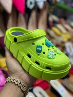 crocs
