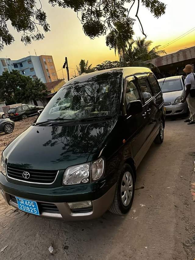 A picture of Toyota Noah EED