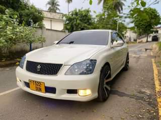 A picture of Toyota crown
