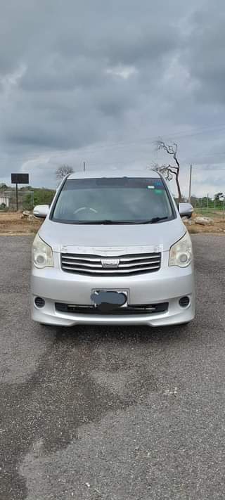 used toyota noah