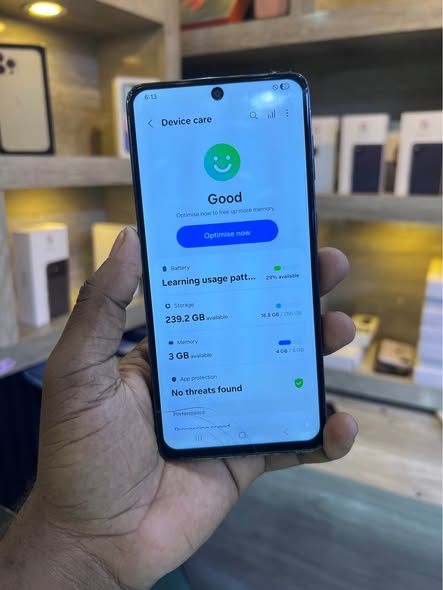 A picture of Samsung S21 storage 256GB RAM 8GB Price 235 000 K