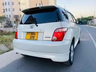 A picture of TOYOTA IST
