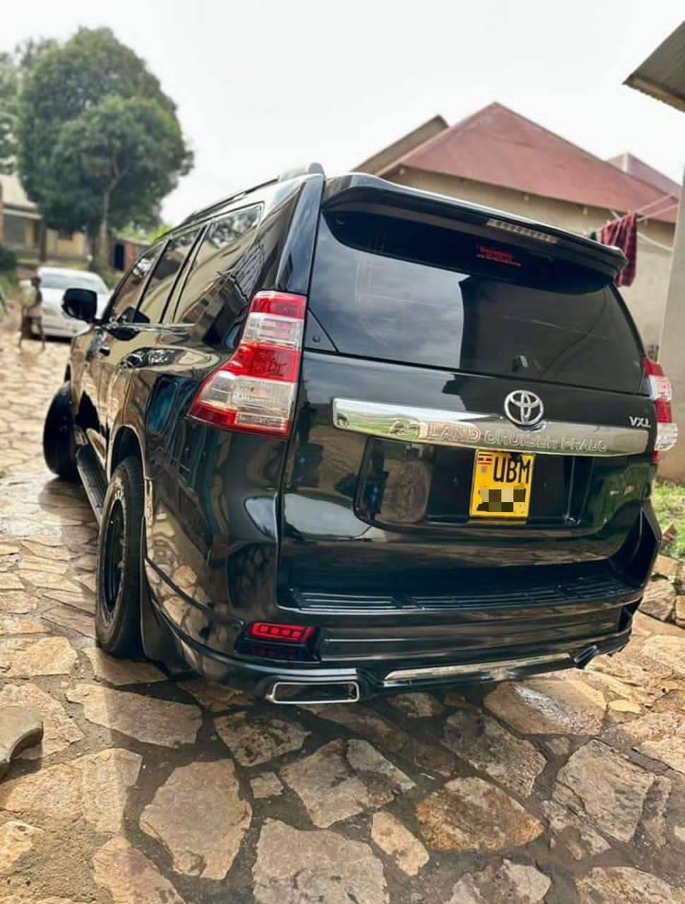 A picture of Toyota land cruiser tx 3.0cc Diesel 2014 128m