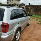 A picture of 2004 Toyota Rav4