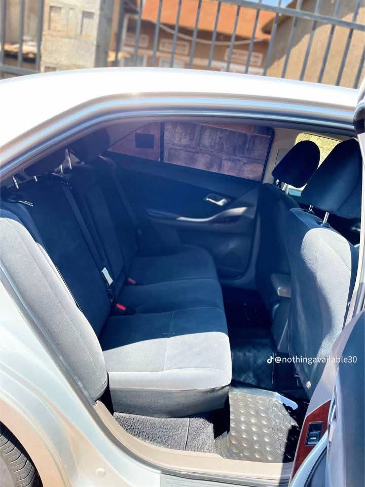 A picture of 2015 Toyota premio 2015