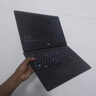 A picture of core i7 laptop Dell 7th Generation