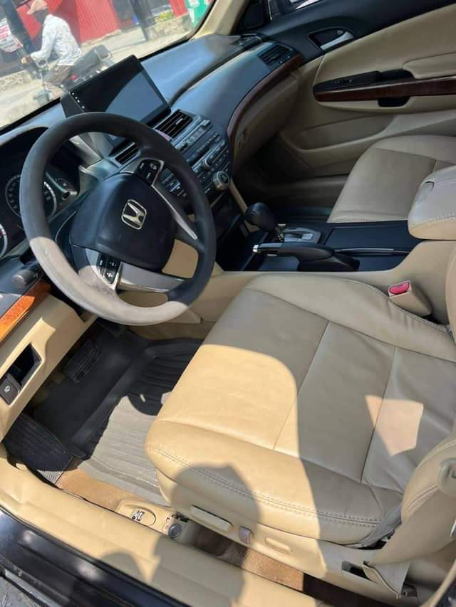 A picture of Registered Honda 2011 model very clear fish on first body