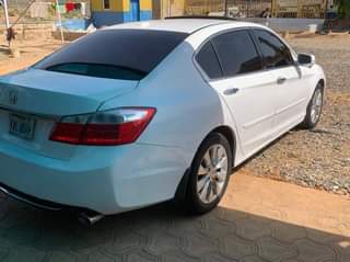 A picture of Distress sales Honda Accord full 2014model Full option keyless double