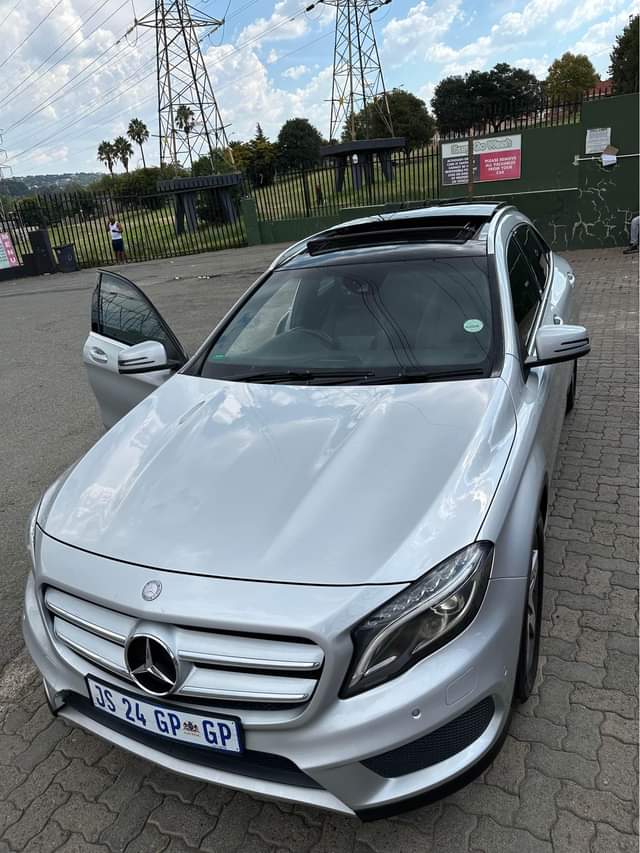 Mercedes B.