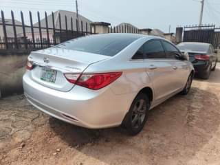 A picture of Clean 2012 Hyundai sonata