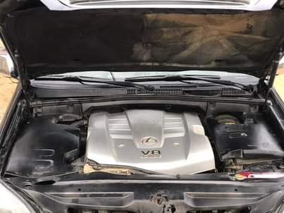 A picture of 005 gx470 Engine Ac Not first body Nothing to fix