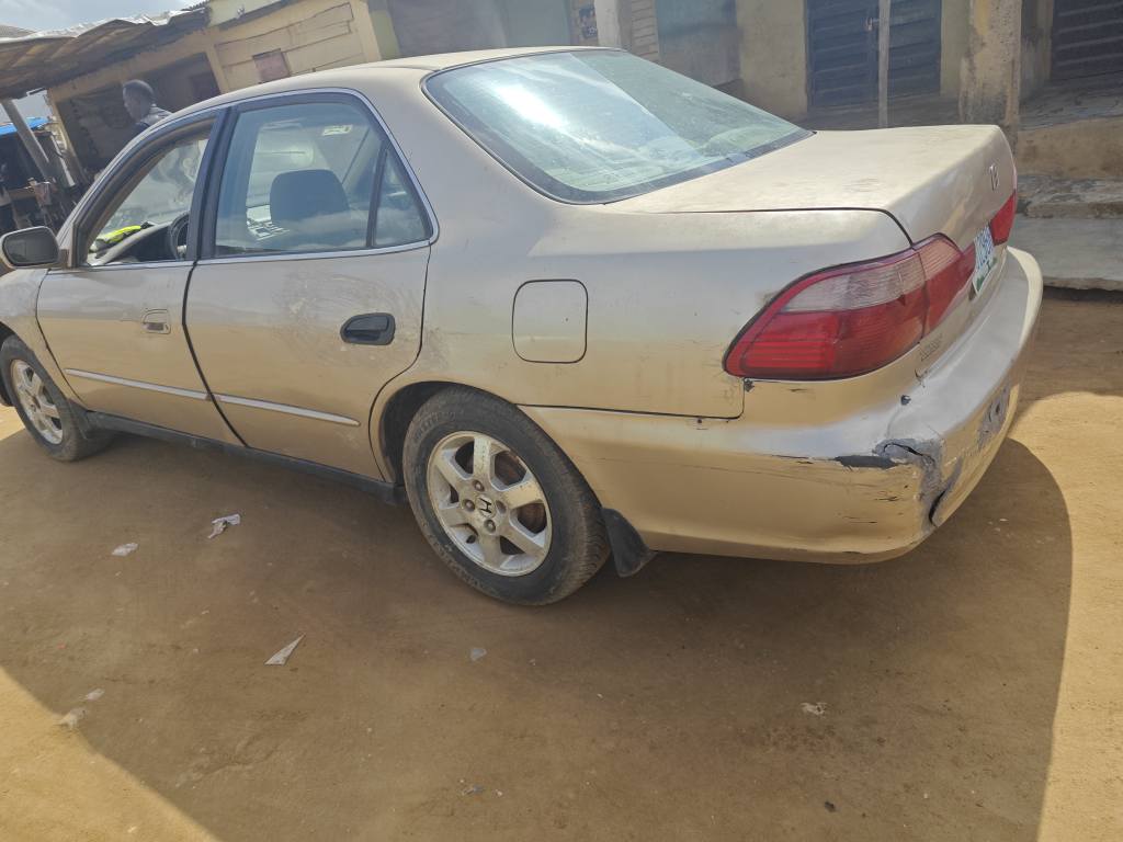 A picture of 2000 Honda accord baby boy