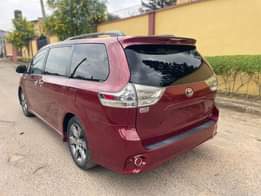 A picture of HOT DEAL DETAILS DIRECT TOKUNBO UNREGISTERED TOYOTA SIENNA Year 013